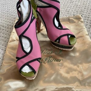 New! Lisa J Pliner artsy platforms